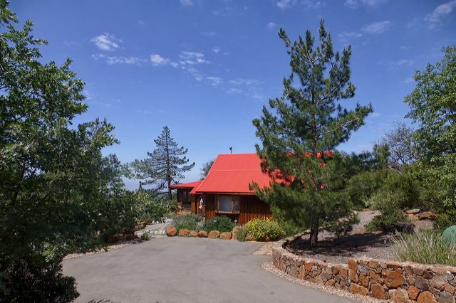 entry_driveway.jpg
