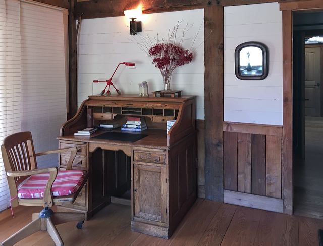 old_rolltop_in_sunrise_room.jpg