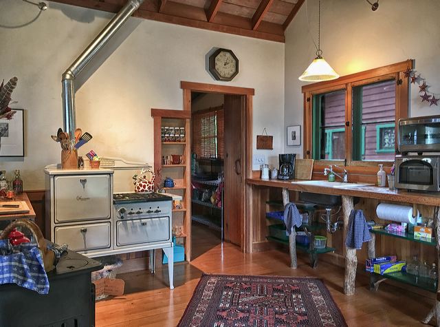 big_cat_kitchen.jpg