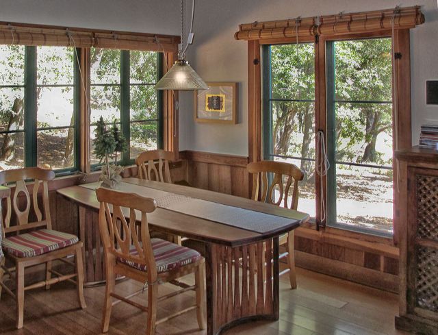 dining_area.jpg